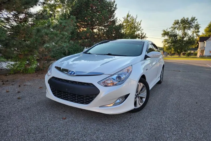 2015 Hyundai Sonata Hybrid Limited photo 1