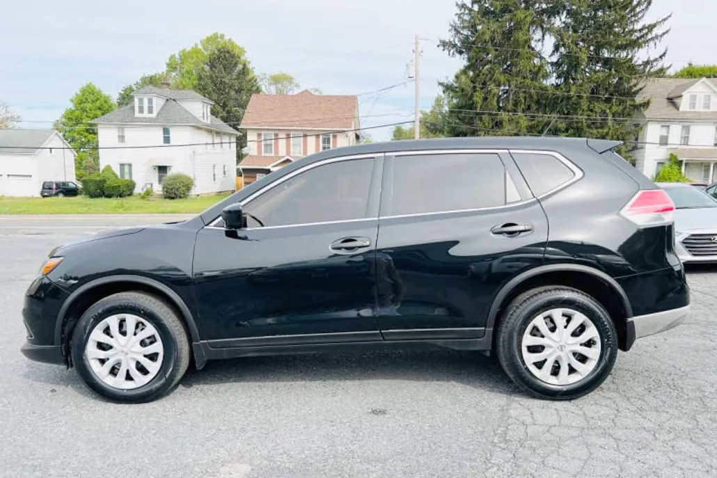 2016 Nissan Rogue S photo 1