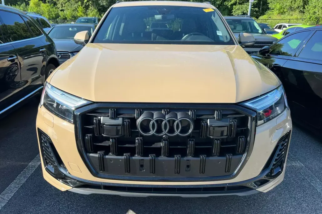 2025 Audi Q7 Premium Plus photo 1