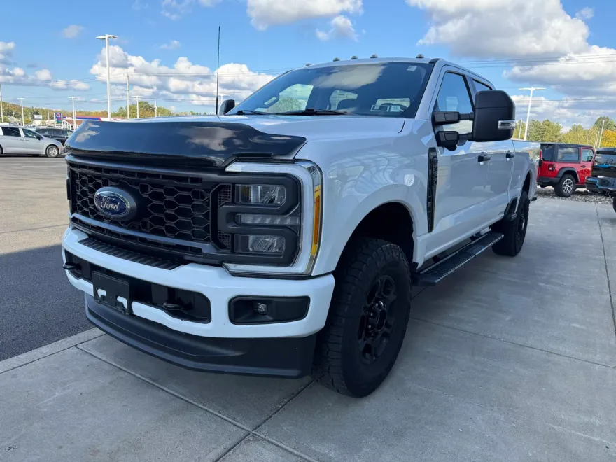 2023 Ford F-350 photo 1