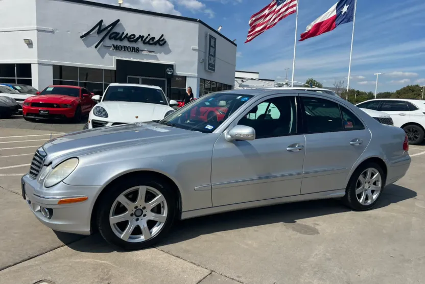 2008 Mercedes Benz E photo 1