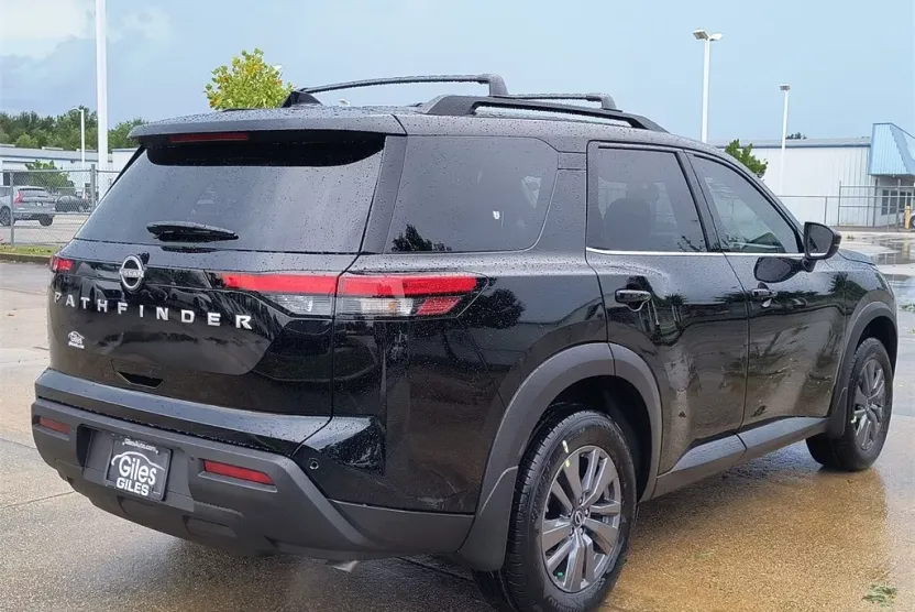 2025 Nissan Pathfinder SV photo 1