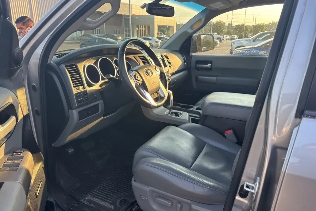 2017 Toyota Sequoia Limited photo 1