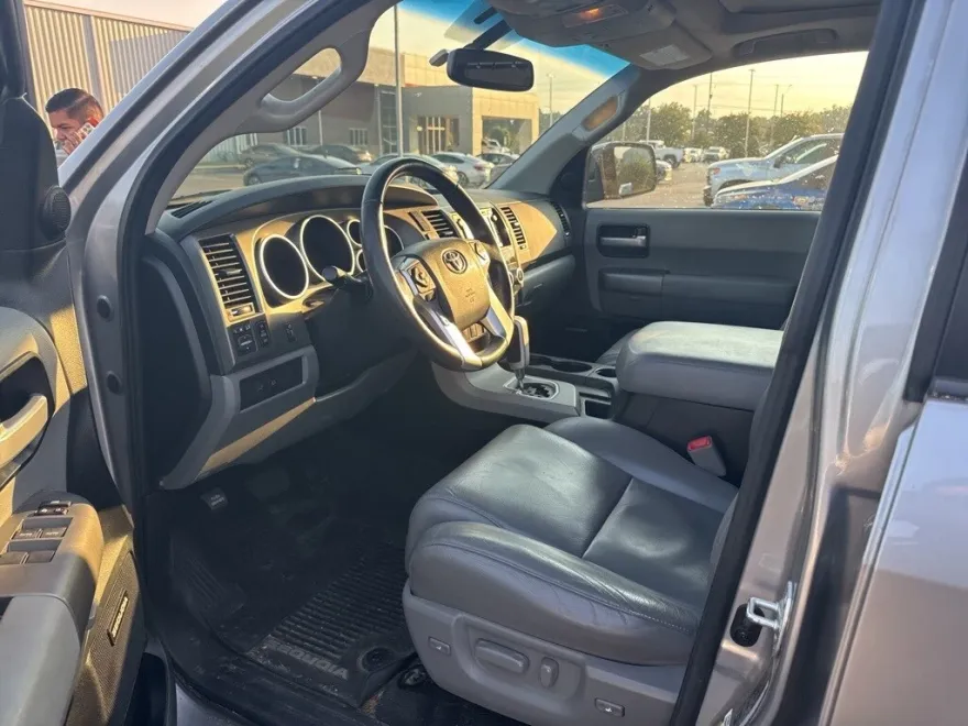 2017 Toyota Sequoia Limited photo 1