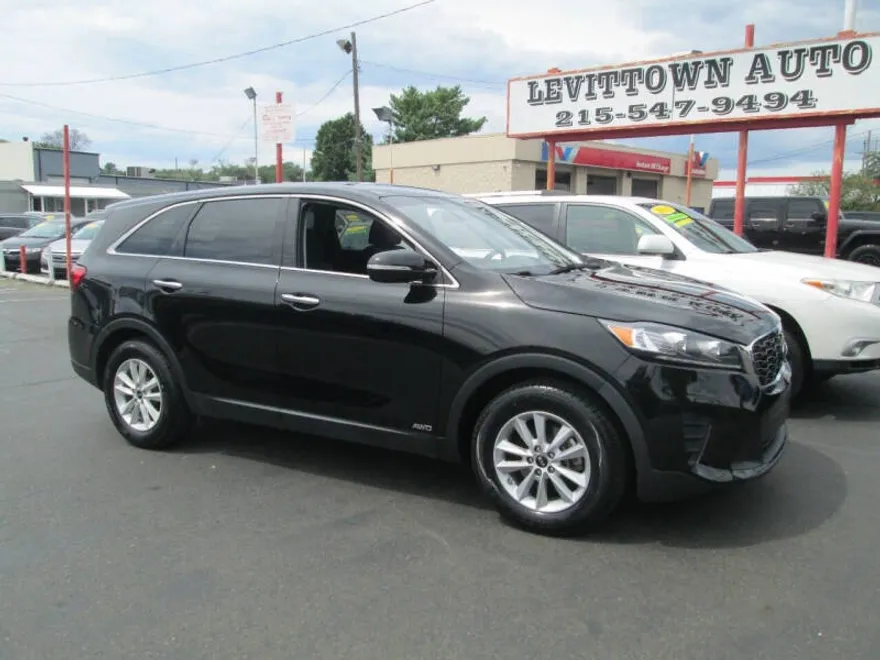2019 Kia Sorento LX photo 1