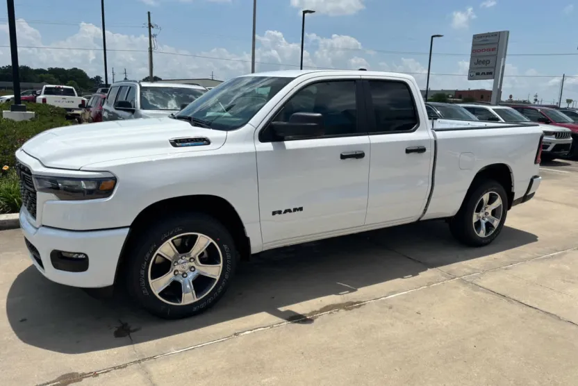 2025 Ram 1500 Tradesman photo 1
