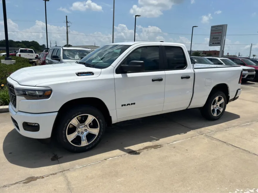 2025 Ram 1500 Tradesman photo 1