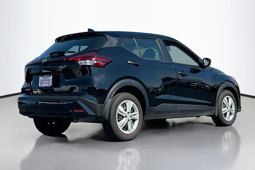 2024 Nissan Kicks S photo 1