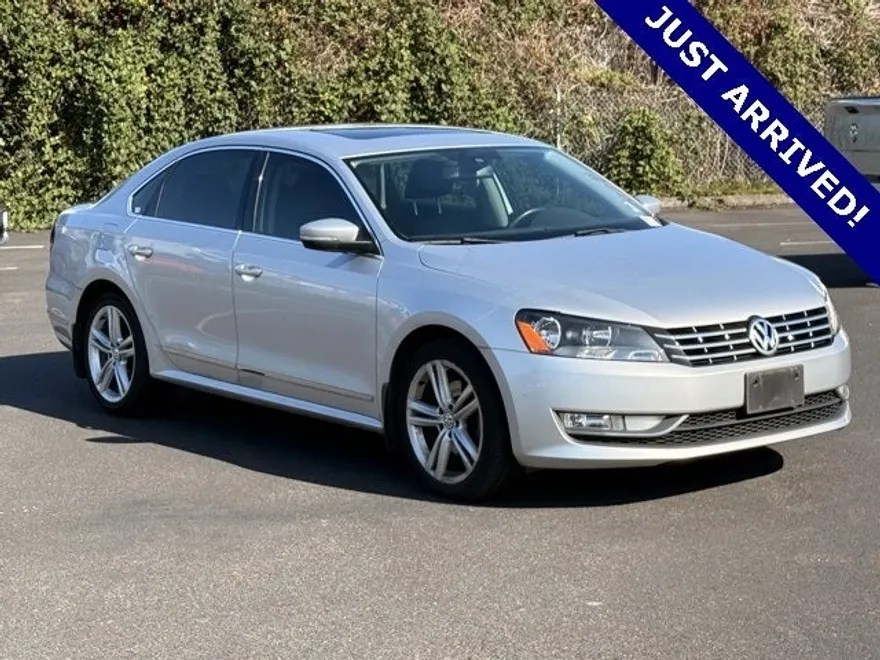 2013 Volkswagen Passat TDI SEL Premium photo 1