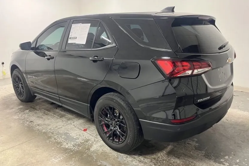 2024 Chevrolet Equinox LS photo 1
