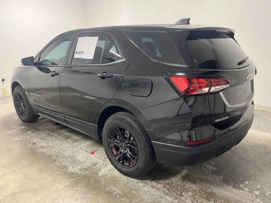 2024 Chevrolet Equinox LS photo 1