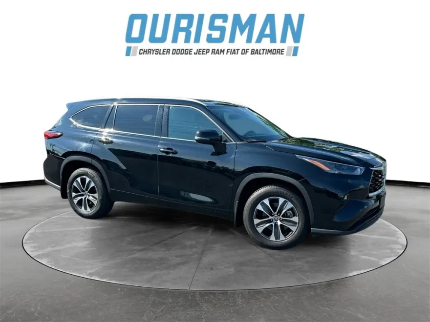 2022 Toyota Highlander XLE photo 1