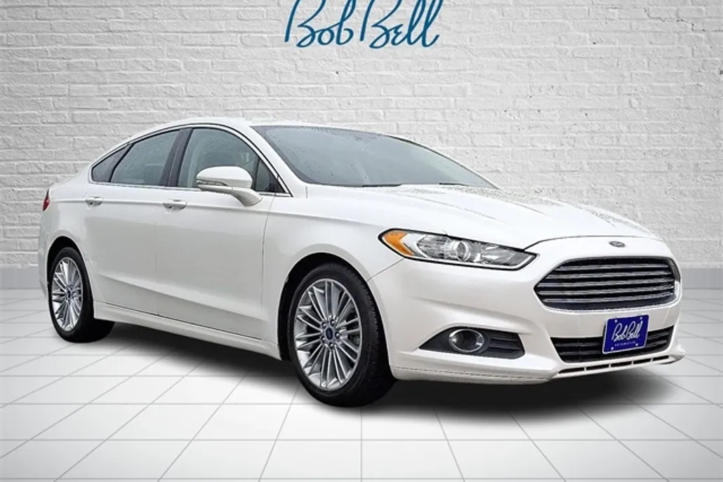 2016 Ford Fusion SE photo 1