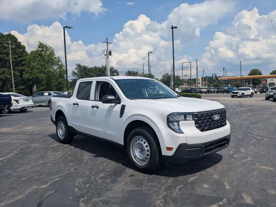 2025 Ford Maverick XL photo 1