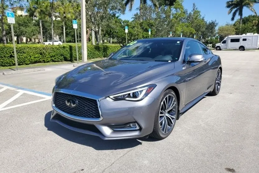 2022 Infiniti Q60 Luxe photo 1