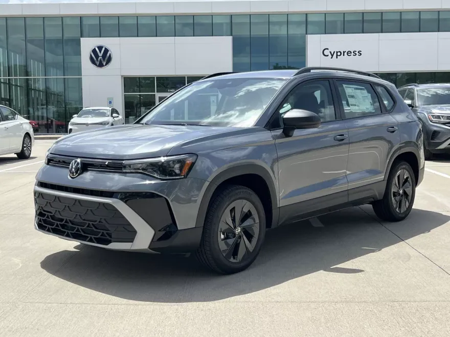 2025 Volkswagen Taos S photo 1