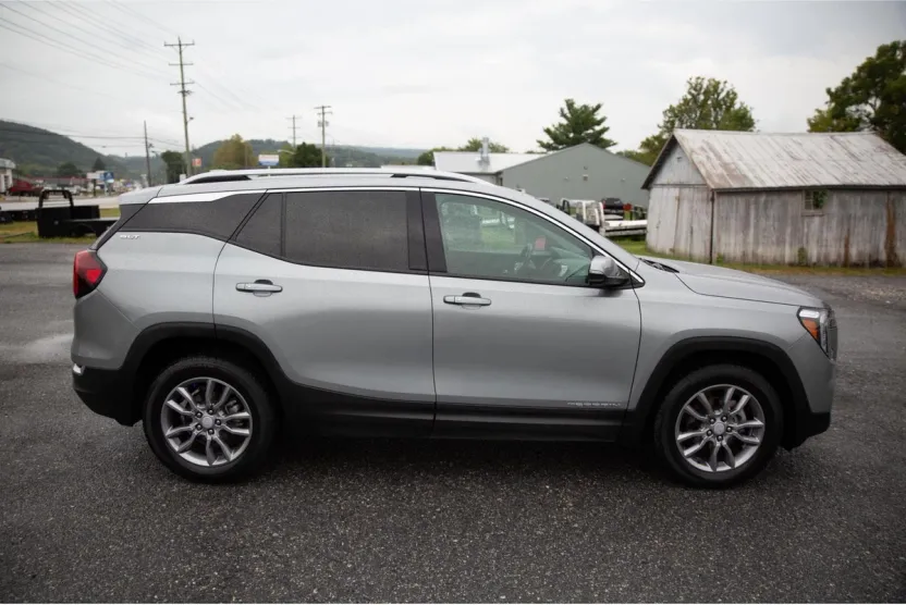 2024 Gmc Terrain SLT photo 1