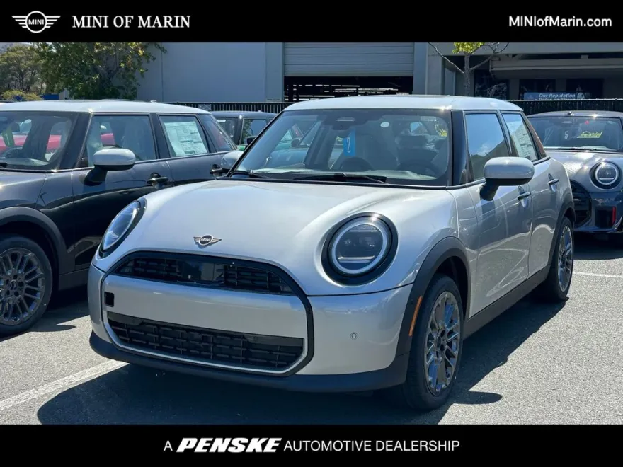 2026 Mini Cooper 4 Door Hardtop Signature photo 1