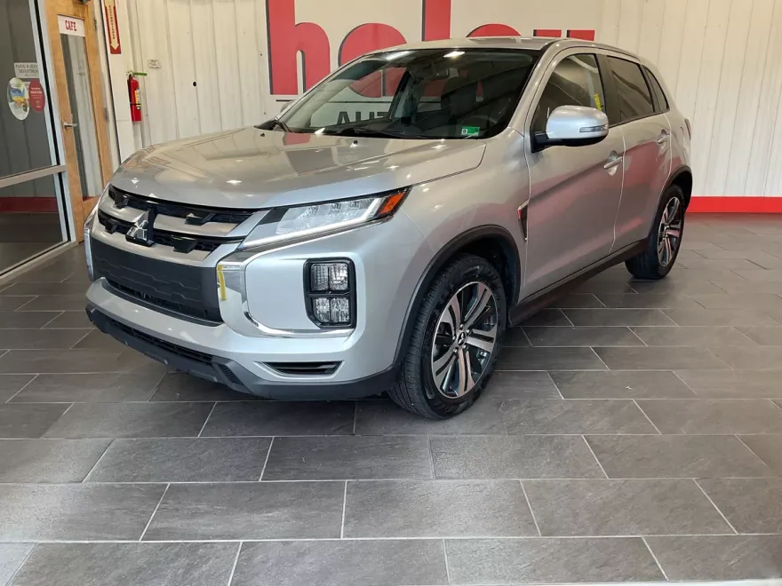 2024 Mitsubishi Outlander Sport SE photo 1