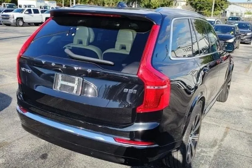 2024 Volvo XC90 B5 Plus photo 1