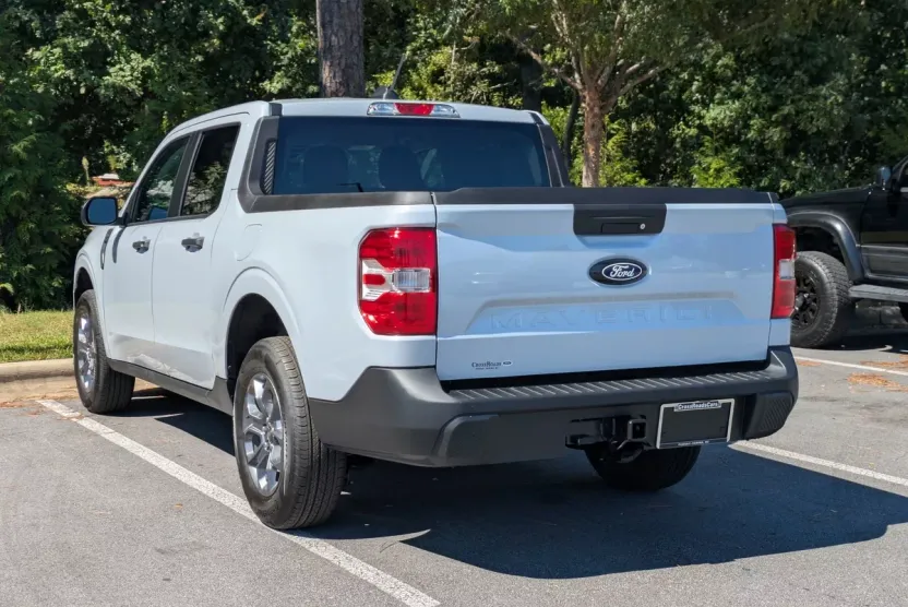 2025 Ford Maverick XLT photo 1