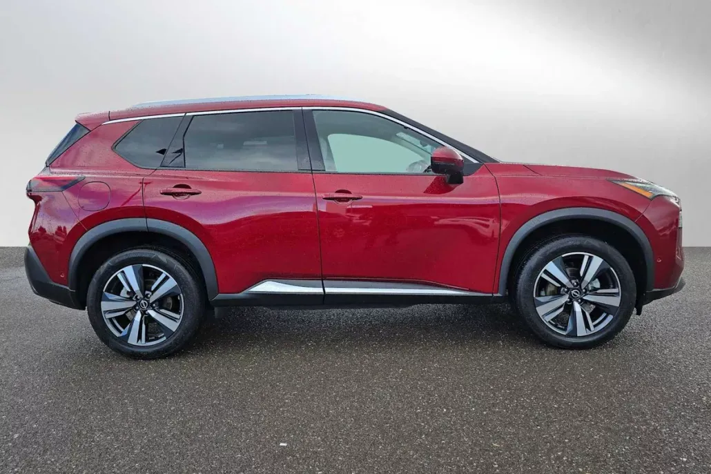 2023 Nissan Rogue SL photo 1
