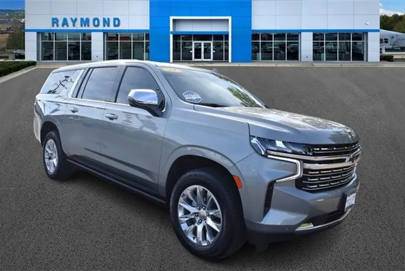 2023 Chevrolet Suburban Premier photo 1