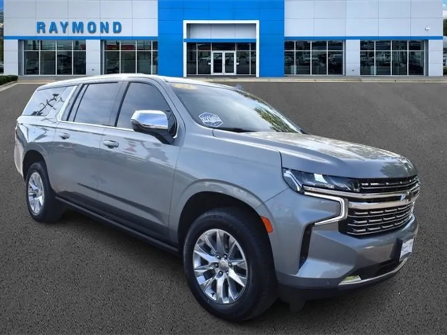 2023 Chevrolet Suburban Premier photo 1