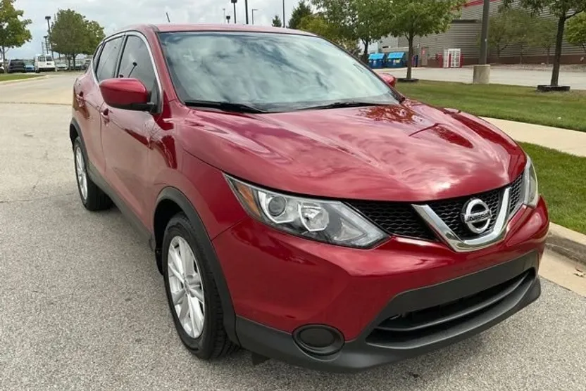 2017 Nissan Rogue Sport S photo 1