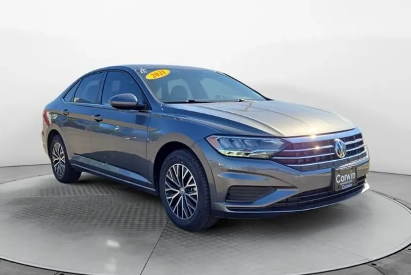 2021 Volkswagen Jetta SE R-Line photo 1