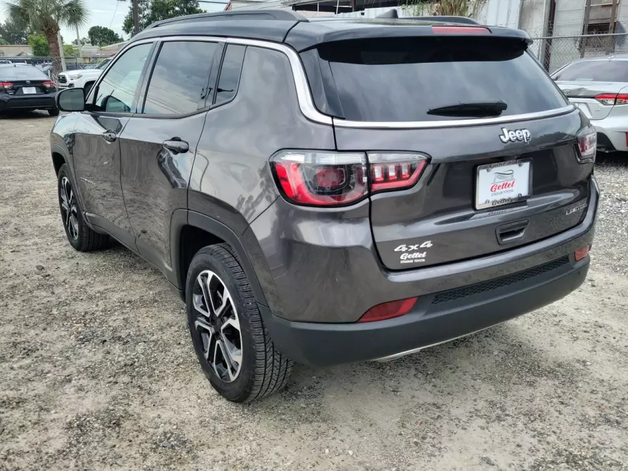 2023 Jeep Compass Limited photo 1