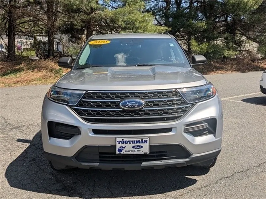 2022 Ford Explorer XLT photo 1