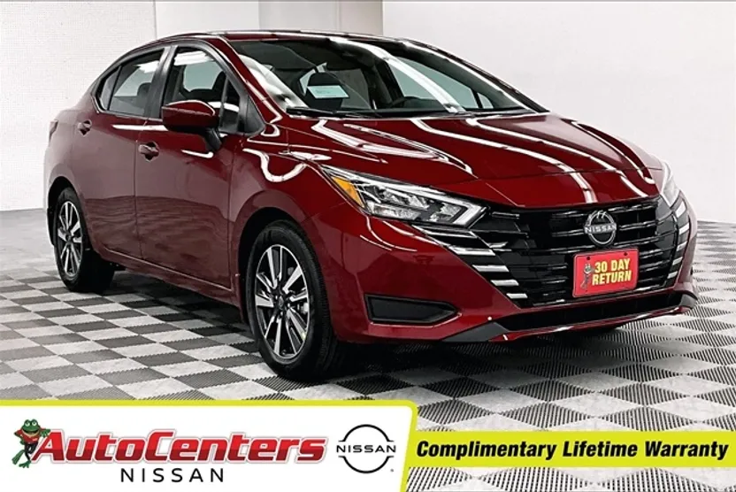 2025 Nissan Versa 1.6 SV photo 1