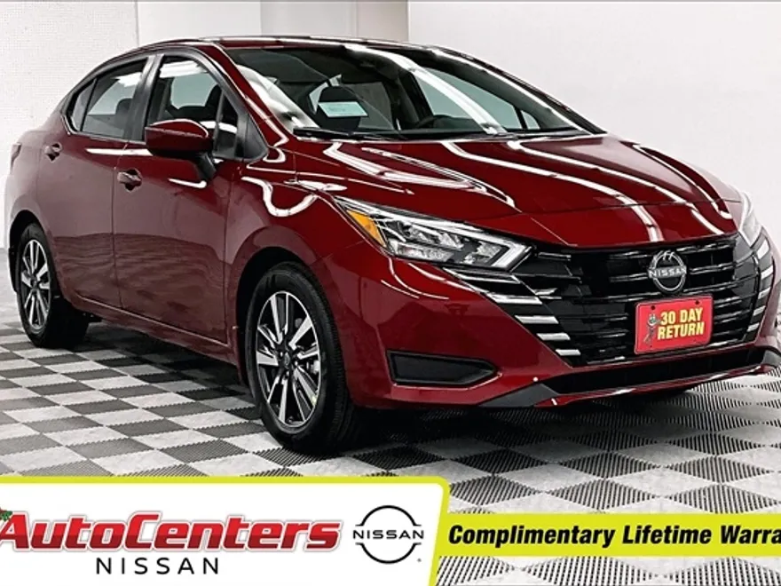 2025 Nissan Versa 1.6 SV photo 1