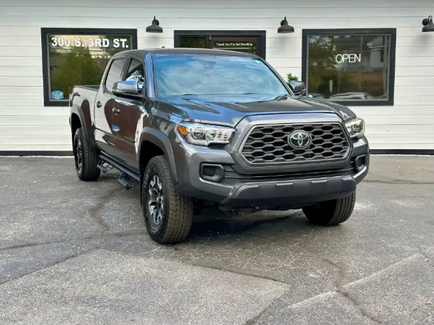 2020 Toyota Tacoma SR5 photo 1