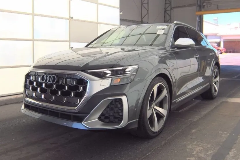 2024 Audi SQ8 Premium Plus photo 1