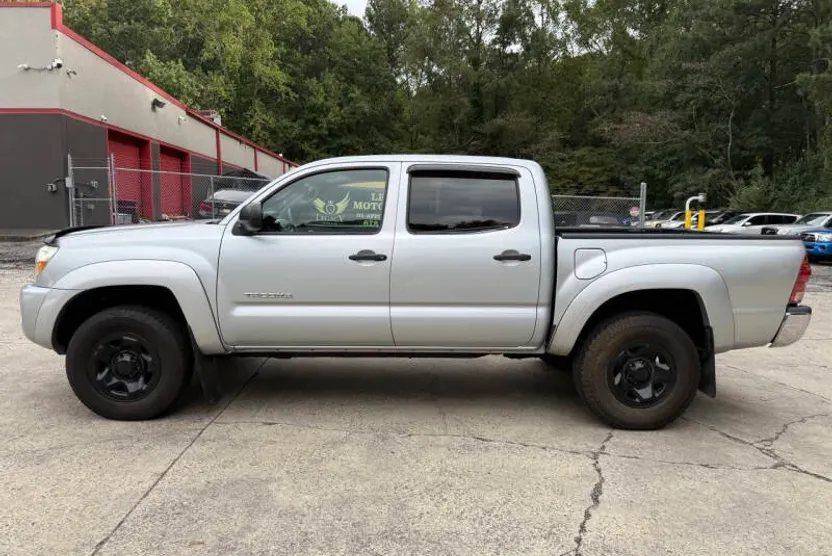 2008 Toyota Tacoma PreRunner V6 photo 1