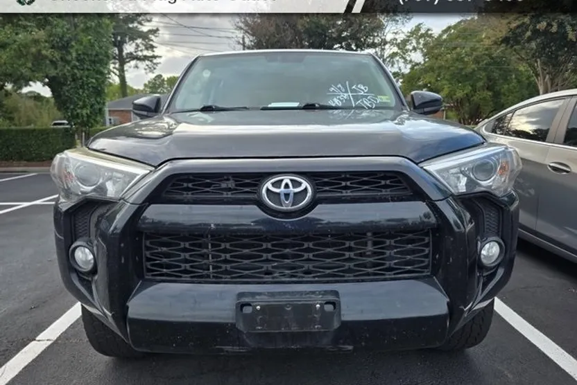 2019 Toyota 4Runner SR5 photo 1