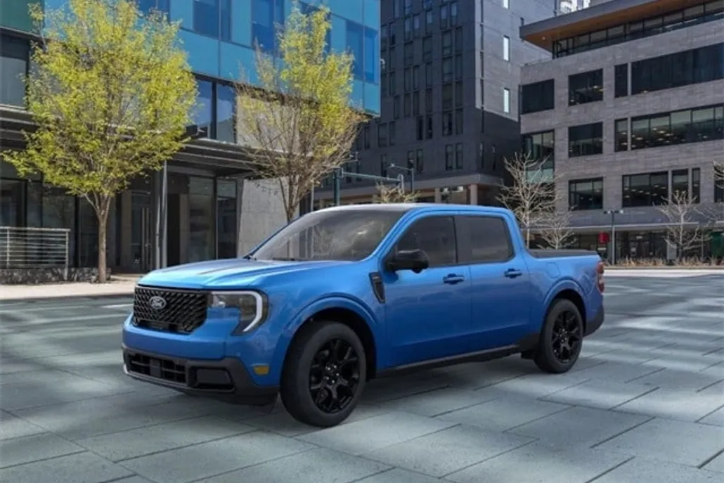 2025 Ford Maverick Lariat photo 1