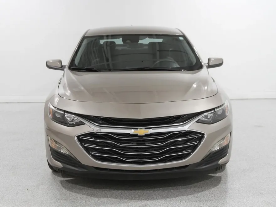 2024 Chevrolet Malibu 1LT photo 1