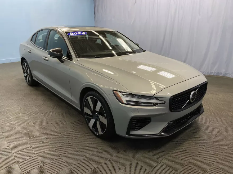 2024 Volvo S60 Ultimate photo 1