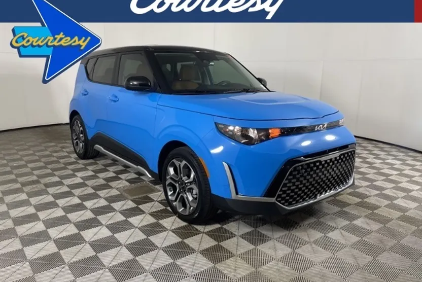 2025 Kia Soul EX photo 1