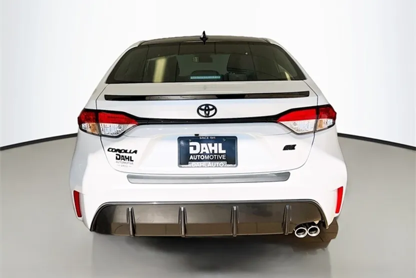 2026 Toyota Corolla SE photo 1