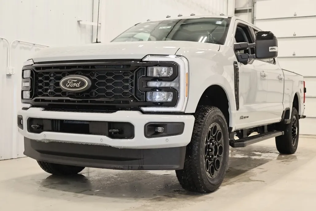 2025 Ford F-250 photo 1