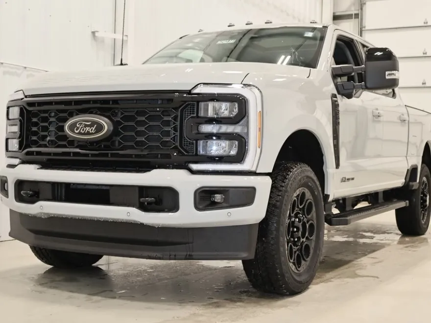 2025 Ford F-250 photo 1