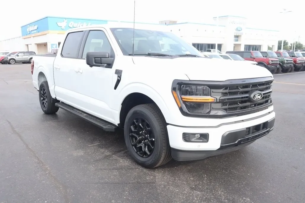 2025 Ford F-150 XLT photo 1