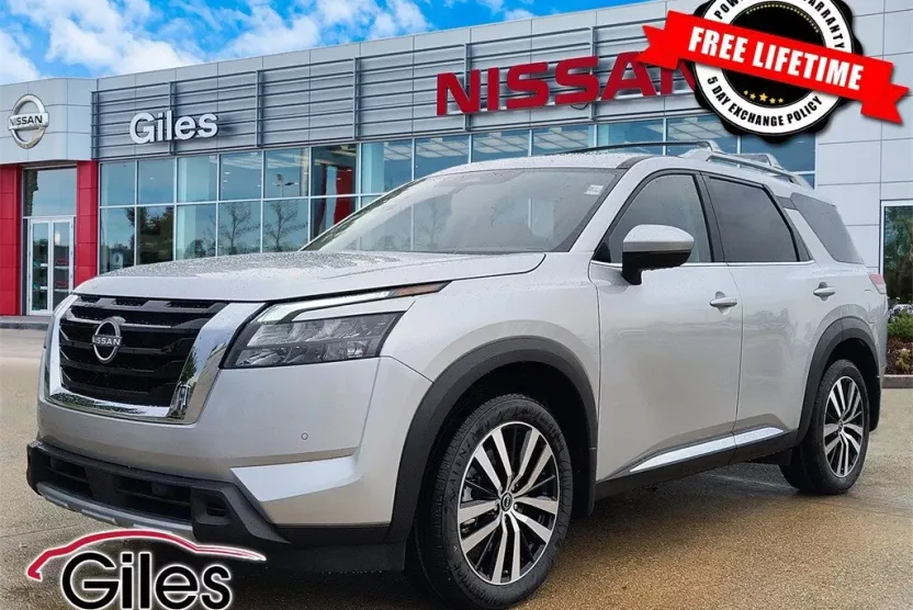 2025 Nissan Pathfinder Platinum photo 1