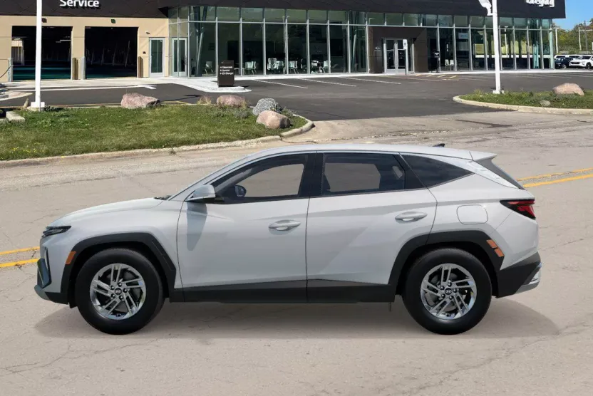 2026 Hyundai Tucson SE photo 1