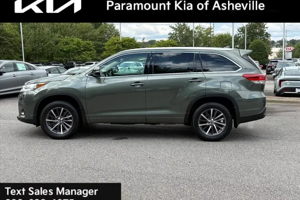2017 Toyota Highlander XLE photo 1