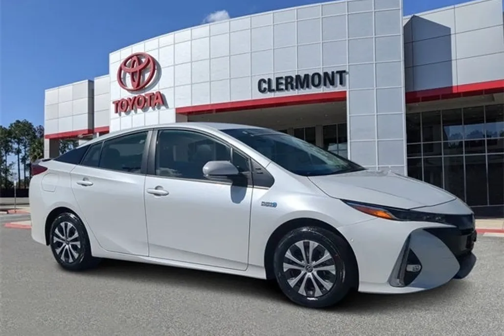 2022 Toyota Prius Prime Limited photo 1